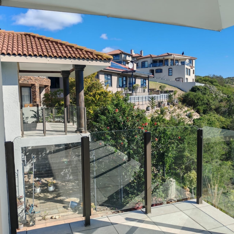 5 Bedroom Property for Sale in Avonddans Western Cape